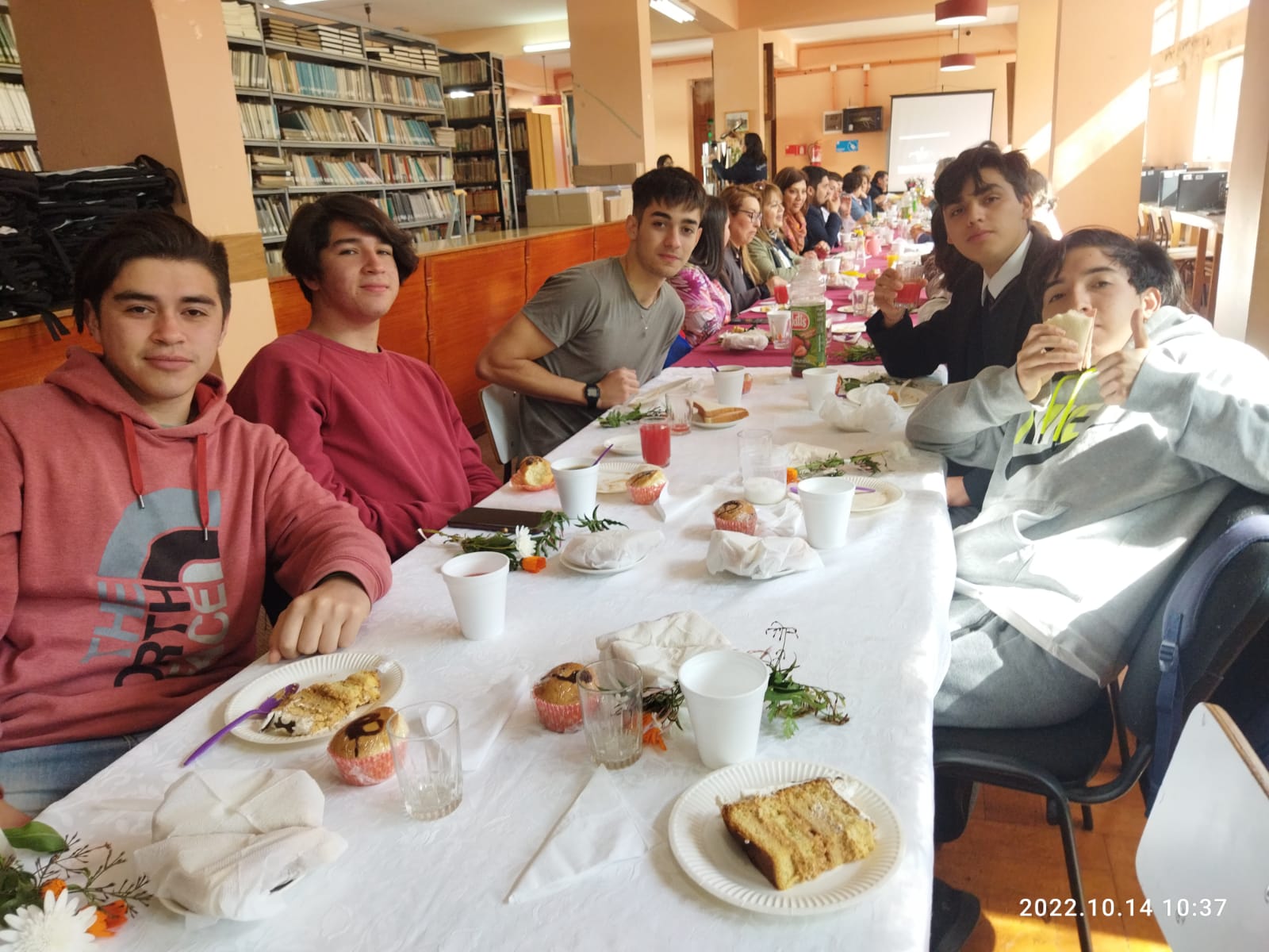 En el Día del Profesor y la Profesora Liceo Enrique Molina Garmendia