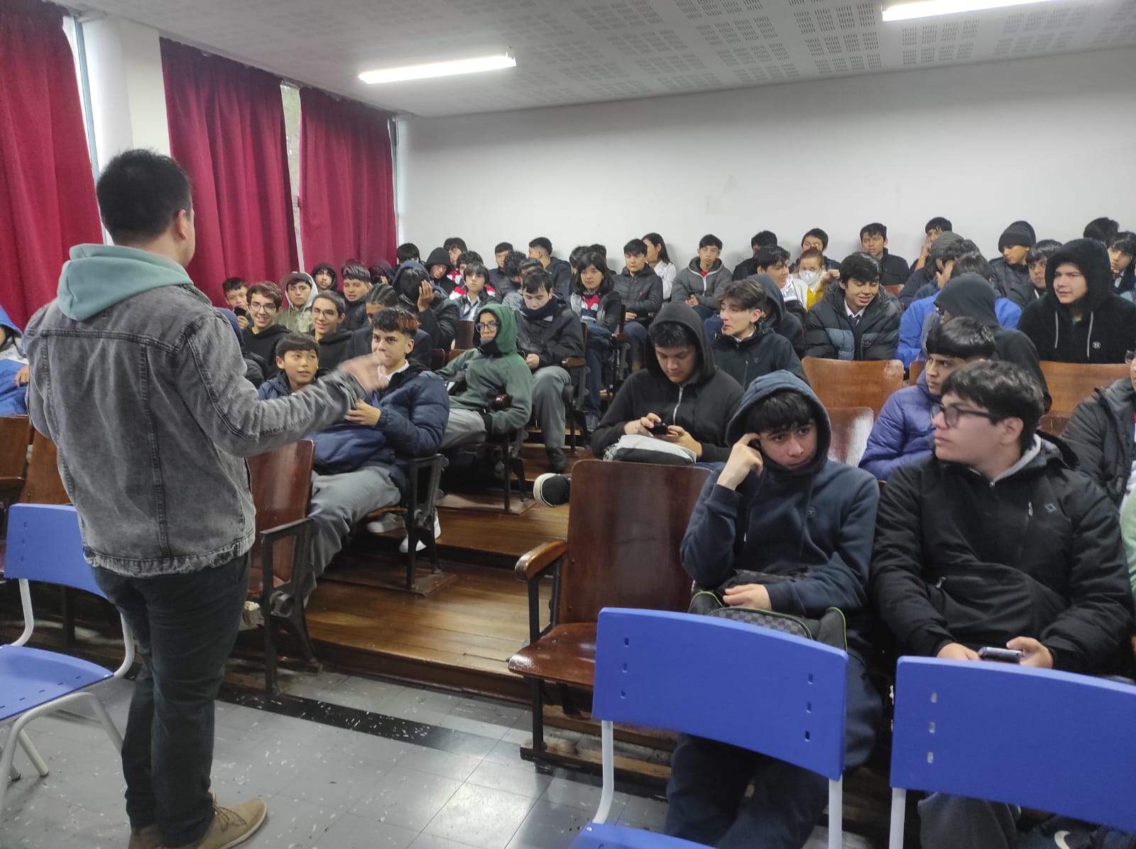 Día de los Patrimonios | Ex alumno Nicolás Barriga nos acompañó en Charla sobre Identidad Liceana y motivación